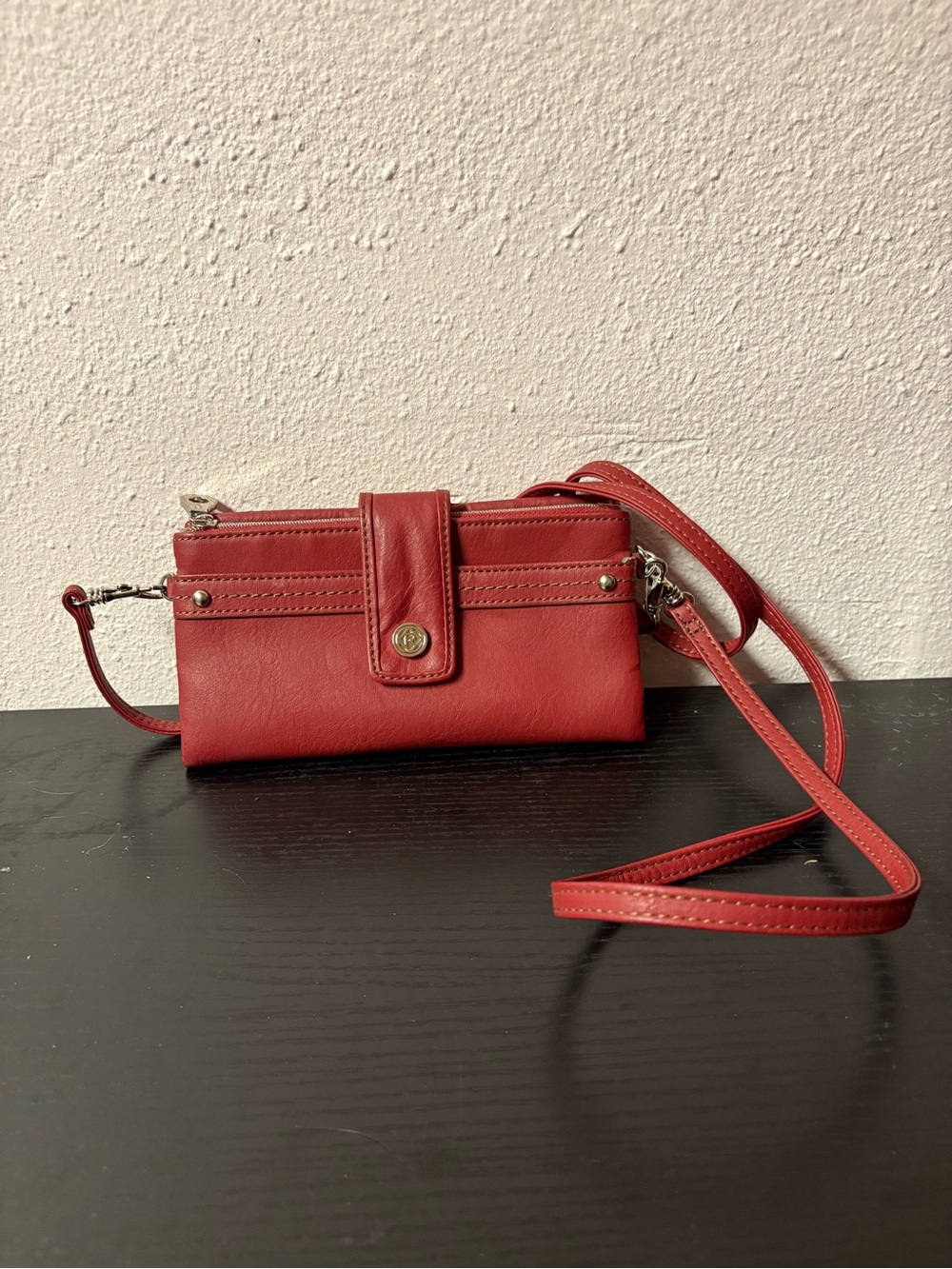 Relic Red Leather Crossbody Wallet Clutch Wristlet Organizer